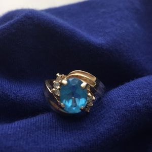 Sz 5 14k gold blue topaz and diamond accent ring